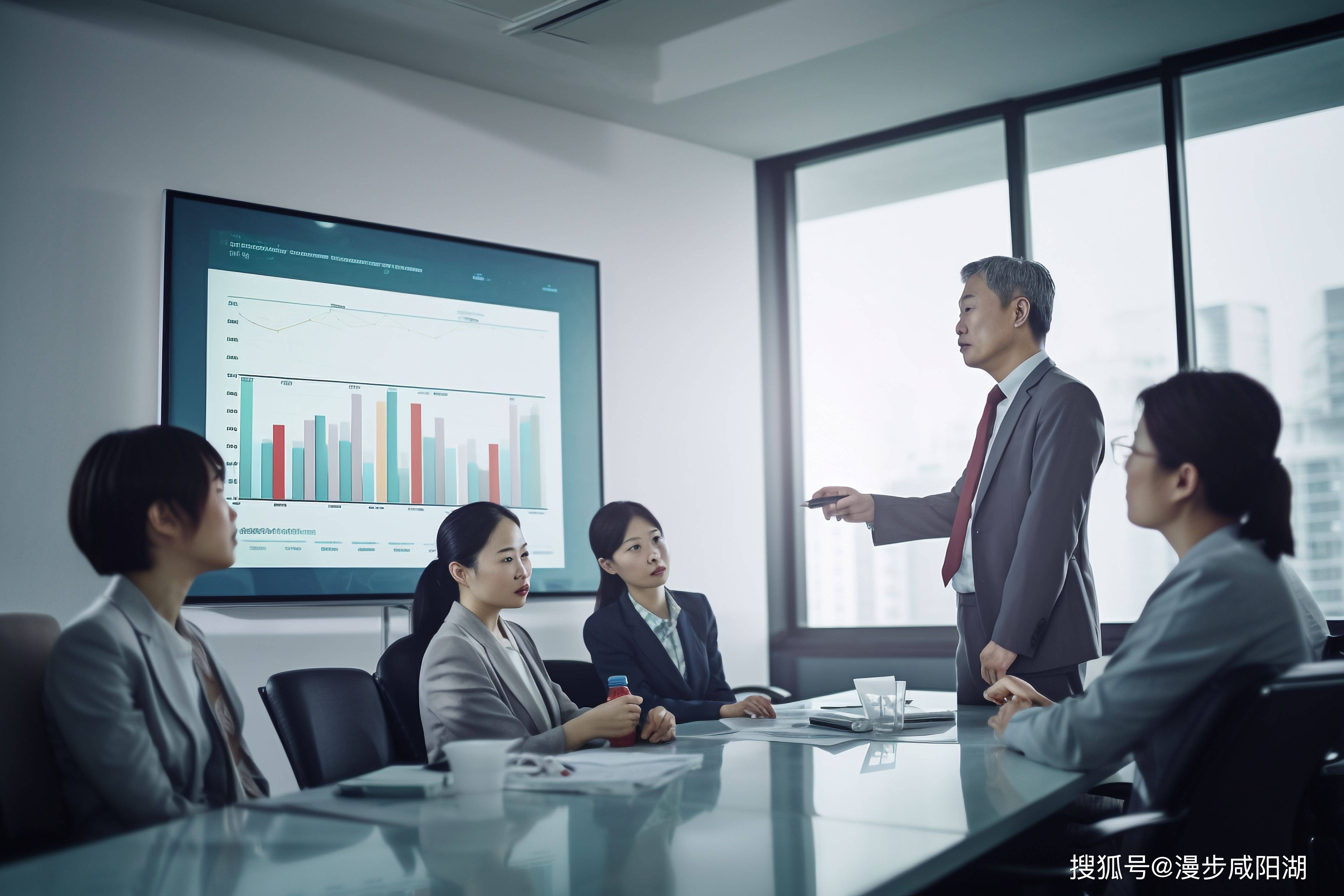 “坐牢式上班”引争议 企业管理边界何在？